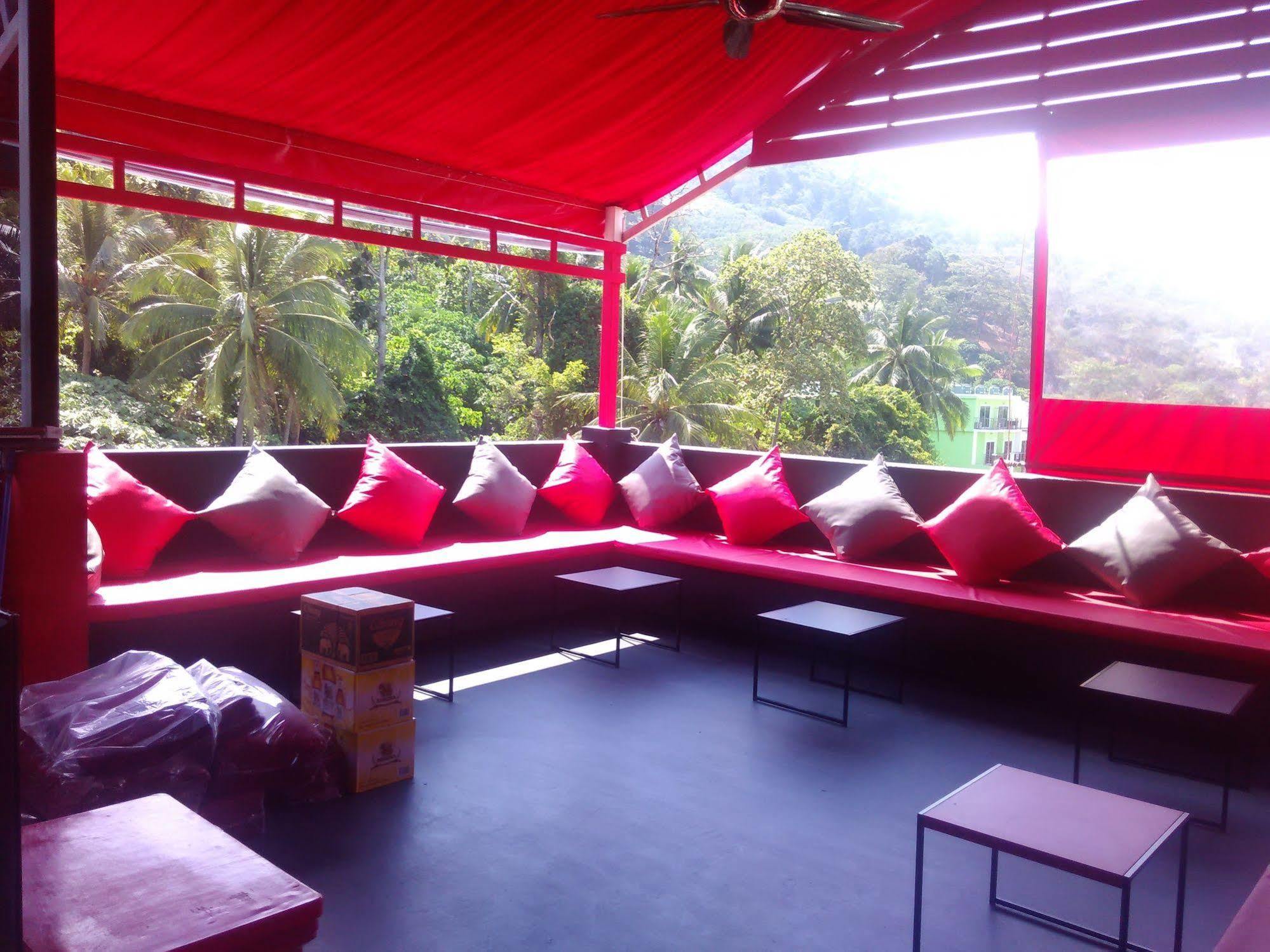 Sharaya Patong Hotel Exterior foto